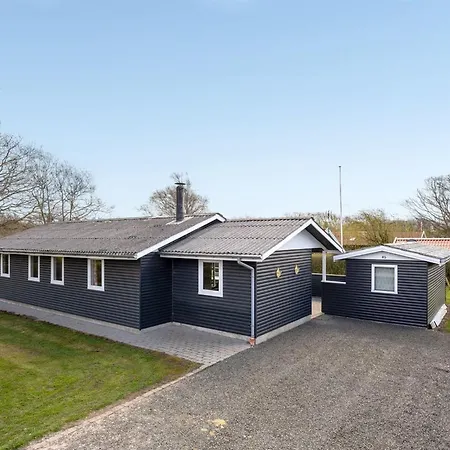 Hoghni - 850m To The Fjord By Interhome *
