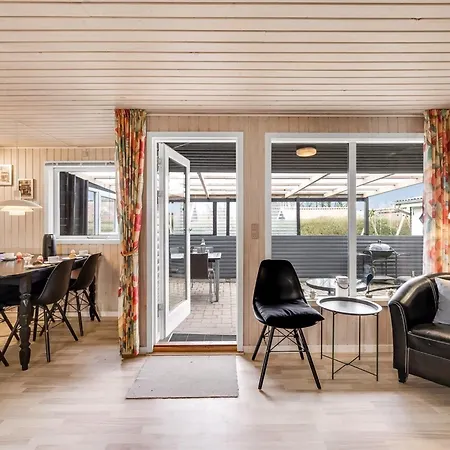 Hoghni - 850m To The Fjord By Interhome *